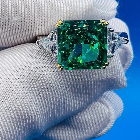 Green Emerald Lab Created Hybrid Diamond Ring - Engagement Ring - Cocktail Ring - Picture 1 of 5